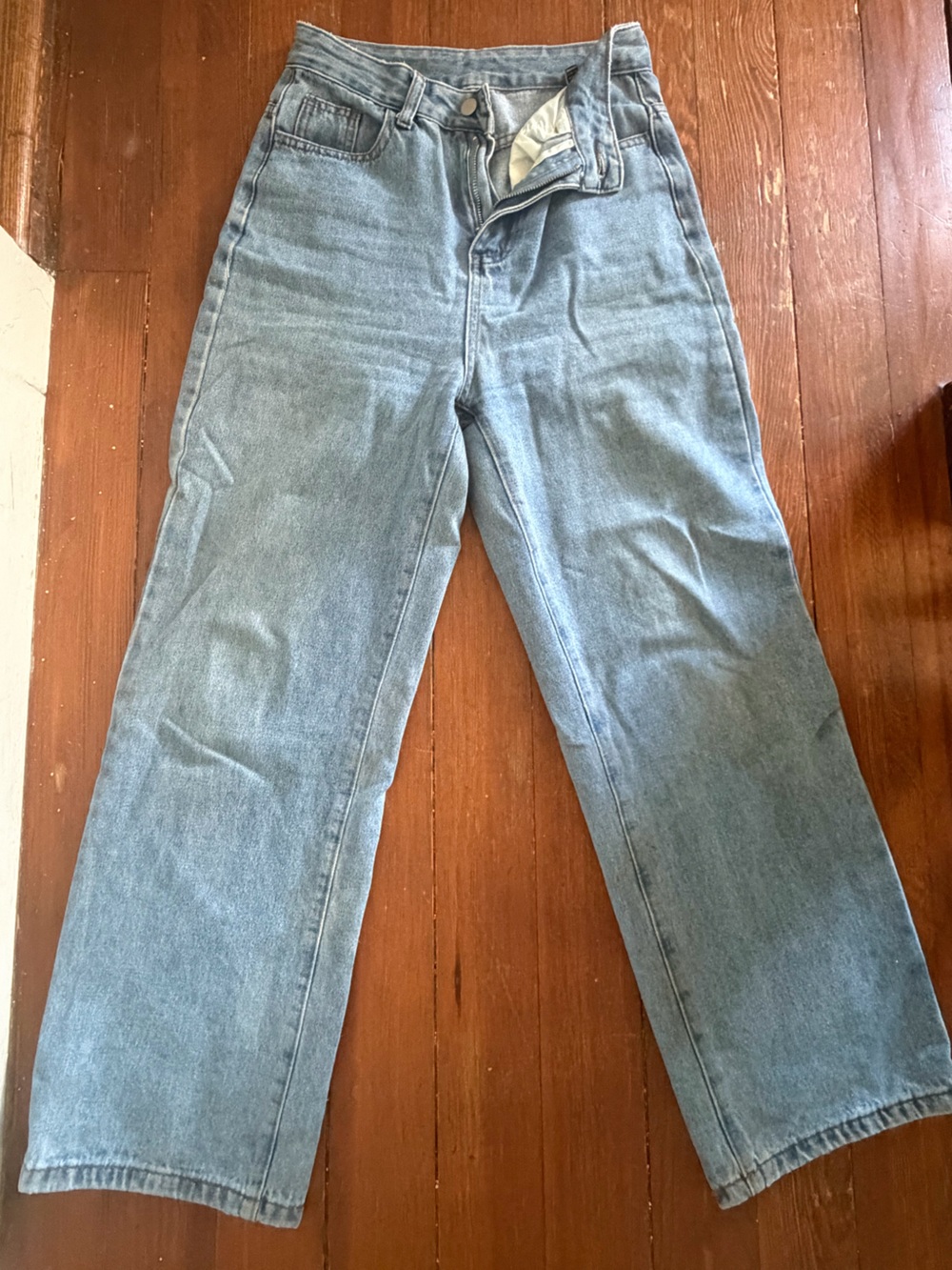 SHEIN Women’s Straight Jeans in Light Blue Wash